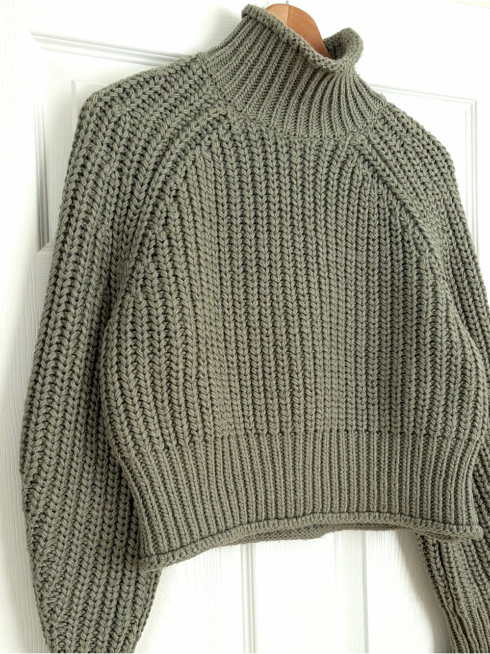 H&M Chunky Knit Sweater Size S - Picture 3 of 4